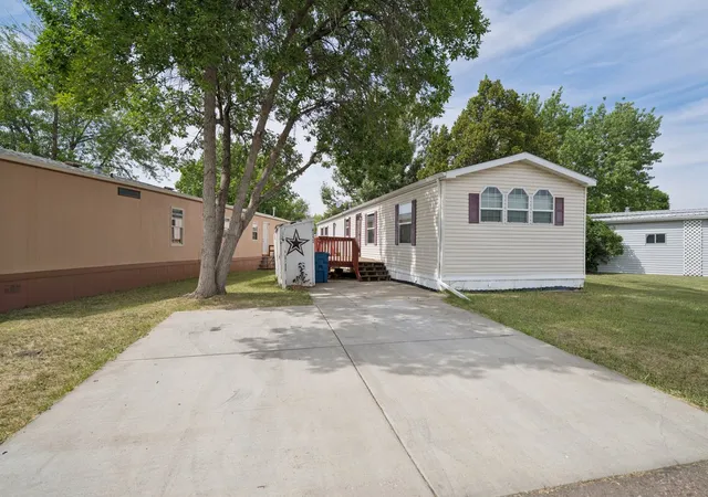 Photo 2 of Manufactured home for sale at 4157 Highwood Dr, Great Falls, MT 59405 | MLS# 30075923 | Listing updated on 2026-09-14