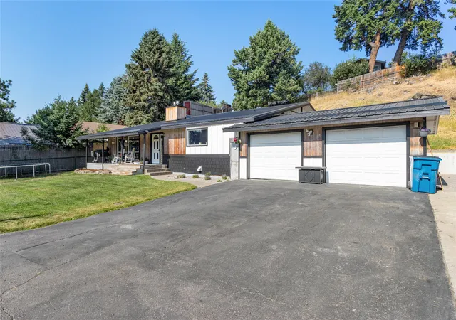 Photo 4 of Single family home for sale at 228 Lake Hills Ct, Bigfork, MT 59911 | MLS# 30076204 | Listing updated on 2026-09-19