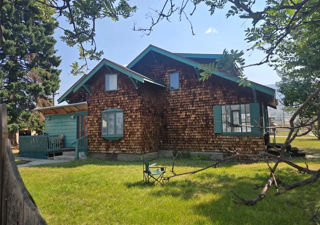 Photo 2 of Single family home for sale at 3207 Phillips St, Butte, MT 59701 | MLS# 30076252 | Listing updated on 2026-09-14