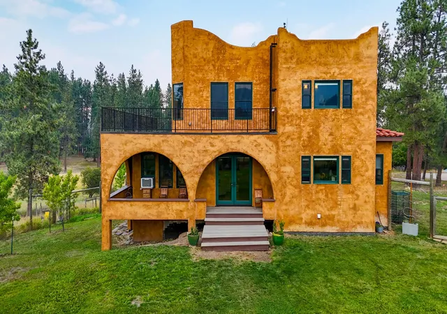 Photo 2 of Single family home for sale at 815 2nd Avenue S, Hot Springs, MT 59845 | MLS# 30076208 | Listing updated on 2026-08-31
