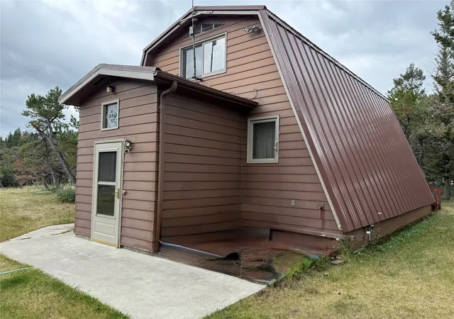 Photo 3 of Single family home for sale at 6 Arrow Leaf Loop, Choteau, MT 59422 | MLS# 30076198 | Listing updated on 2026-09-14