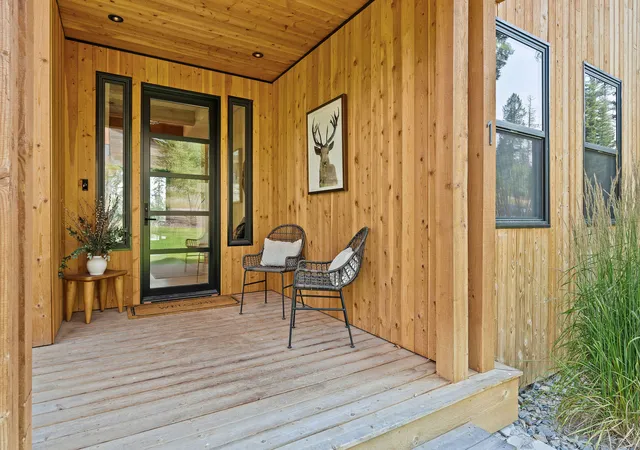 Photo 3 of Single family home for sale at 1 Merganser Ct, Whitefish, MT 59937 | MLS# 30076122 | Listing updated on 2026-09-13