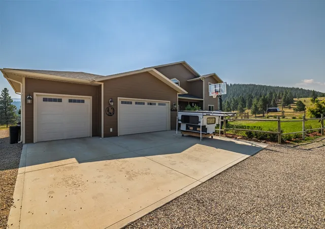 Photo 3 of Single family home for sale at 235 Shady Ln, Clancy, MT 59634 | MLS# 30075919 | Listing updated on 2026-09-14