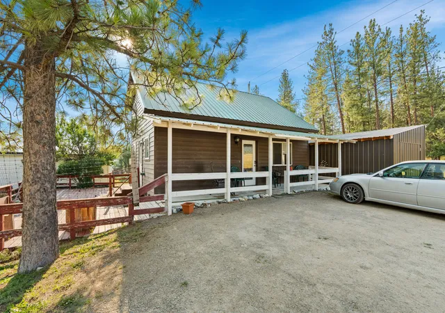 Photo 3 of Multi family home for sale at 404 S Arlee St, Hot Springs, MT 59845 | MLS# 30076355 | Listing updated on 2026-09-02