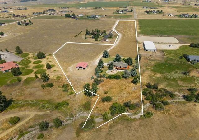 Photo 3 of Single family home for sale at 607 Eight Mile Crk Rd, Florence, MT 59833 | MLS# 30076454 | Listing updated on 2026-09-18