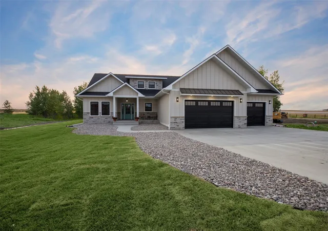 Photo 1 of Single family home for sale at 2 Granite Hl Ln, Great Falls, MT 59405 | MLS# 30076434 | Listing updated on 2026-09-21