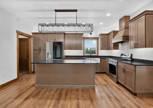 Photo 4 of Single family home for sale at 2 Granite Hl Ln, Great Falls, MT 59405 | MLS# 30076434 | Listing updated on 2026-09-21