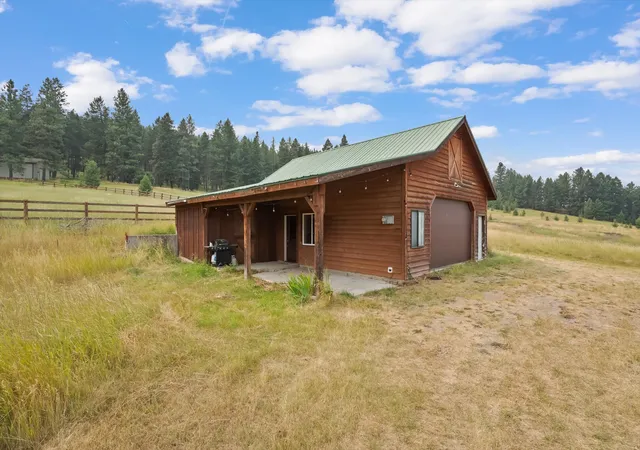 Photo 3 of Single family home for sale at 110 Prairie Ln, Kalispell, MT 59901 | MLS# 30076105 | Listing updated on 2026-09-22