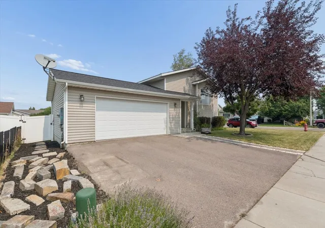 Photo 3 of Single family home for sale at 55 Rockefeller Dr, Kalispell, MT 59901 | MLS# 30076483 | Listing updated on 2026-09-19