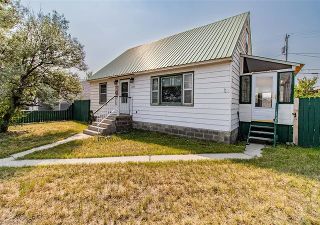 Photo 3 of Single family home for sale at 1920 Dewey Blvd, Butte, MT 59701 | MLS# 30076470 | Listing updated on 2026-09-14