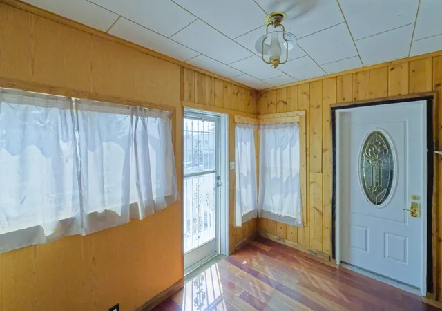 Photo 2 of Single family home for sale at 935 Hornet St, Butte, MT 59701 | MLS# 30076504 | Listing updated on 2026-09-14