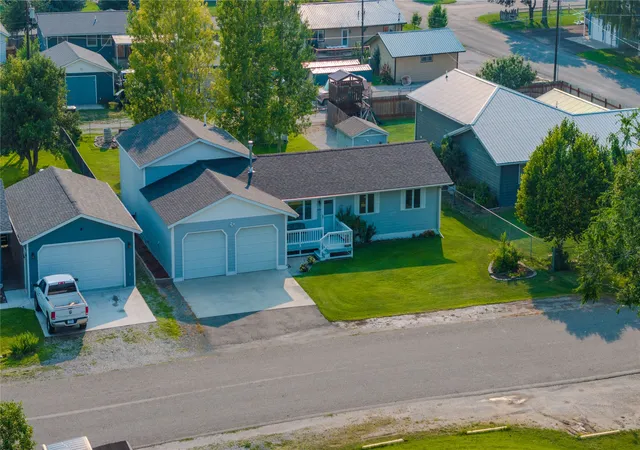 Photo 1 of Single family home for sale at 408 S Walnut St, Townsend, MT 59644 | MLS# 30076576 | Listing updated on 2026-09-01