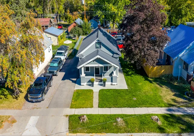 Photo 3 of Single family home for sale at 533 Spokane Ave, Whitefish, MT 59937 | MLS# 30076592 | Listing updated on 2026-09-09
