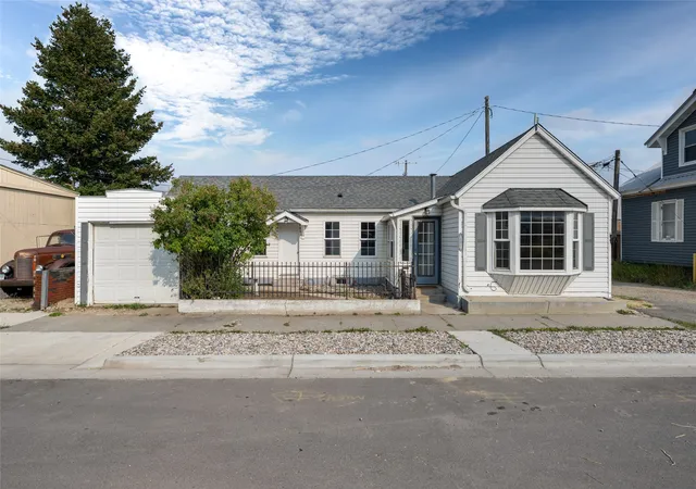 Photo 1 of Single family home for sale at 411 Ash St, Anaconda, MT 59711 | MLS# 30075897 | Listing updated on 2026-09-01