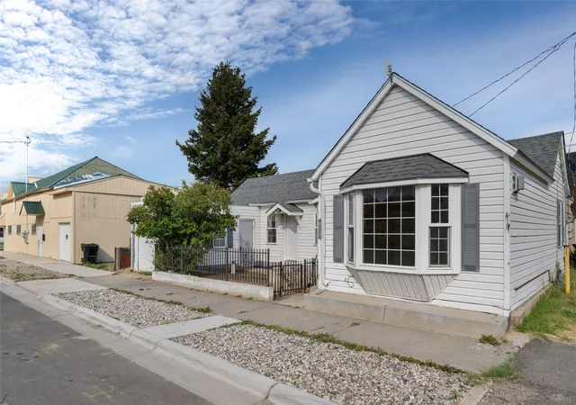 Photo 3 of Single family home for sale at 411 Ash St, Anaconda, MT 59711 | MLS# 30075897 | Listing updated on 2026-09-16