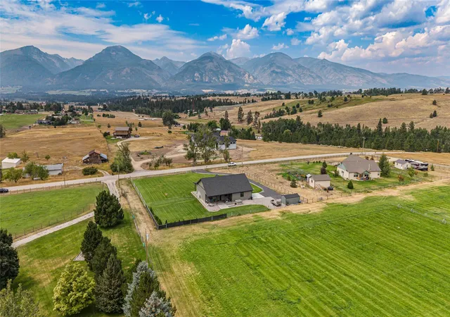 Photo 3 of Single family home for sale at 4810 Store Ln, Stevensville, MT 59870 | MLS# 30076628 | Listing updated on 2026-09-16