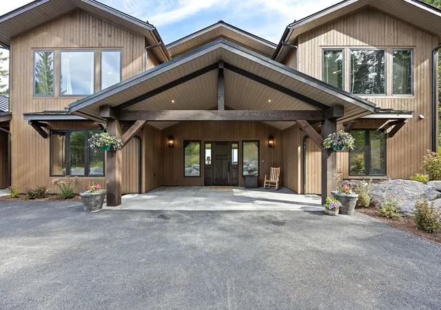 Photo 3 of Single family home for sale at 205 Pinto Trl, Bigfork, MT 59911 | MLS# 30076647 | Listing updated on 2026-09-17