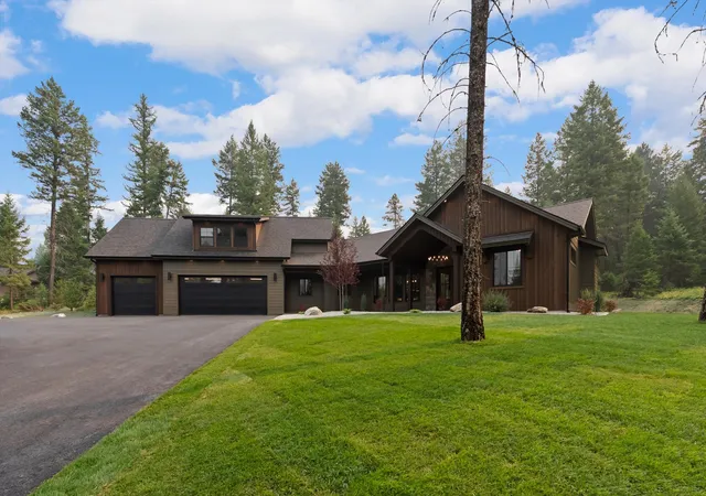 Photo 3 of Single family home for sale at 1557 Whitefish Village Dr, Whitefish, MT 59937 | MLS# 30075602 | Listing updated on 2026-09-09