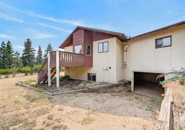 Photo 3 of Single family home for sale at 2600 Shaman Dr, Helena, MT 59601 | MLS# 30076237 | Listing updated on 2026-10-02