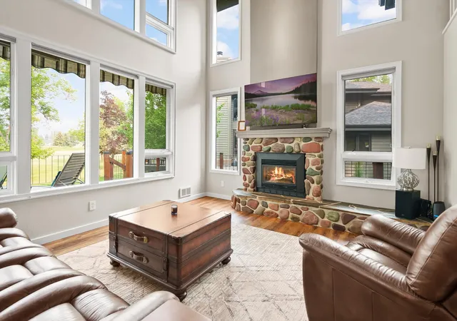 Photo 3 of Townhouse for sale at 257 Eagle Bnd Dr, Bigfork, MT 59911 | MLS# 30076680 | Listing updated on 2026-09-14