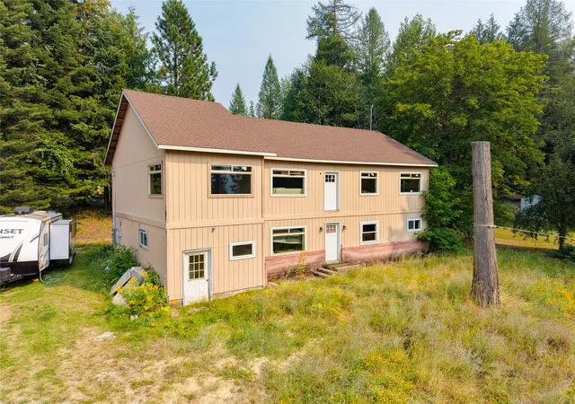 Photo 2 of Single family home for sale at 18304 Bull Lake Rd, Troy, MT 59935 | MLS# 30076141 | Listing updated on 2026-09-02