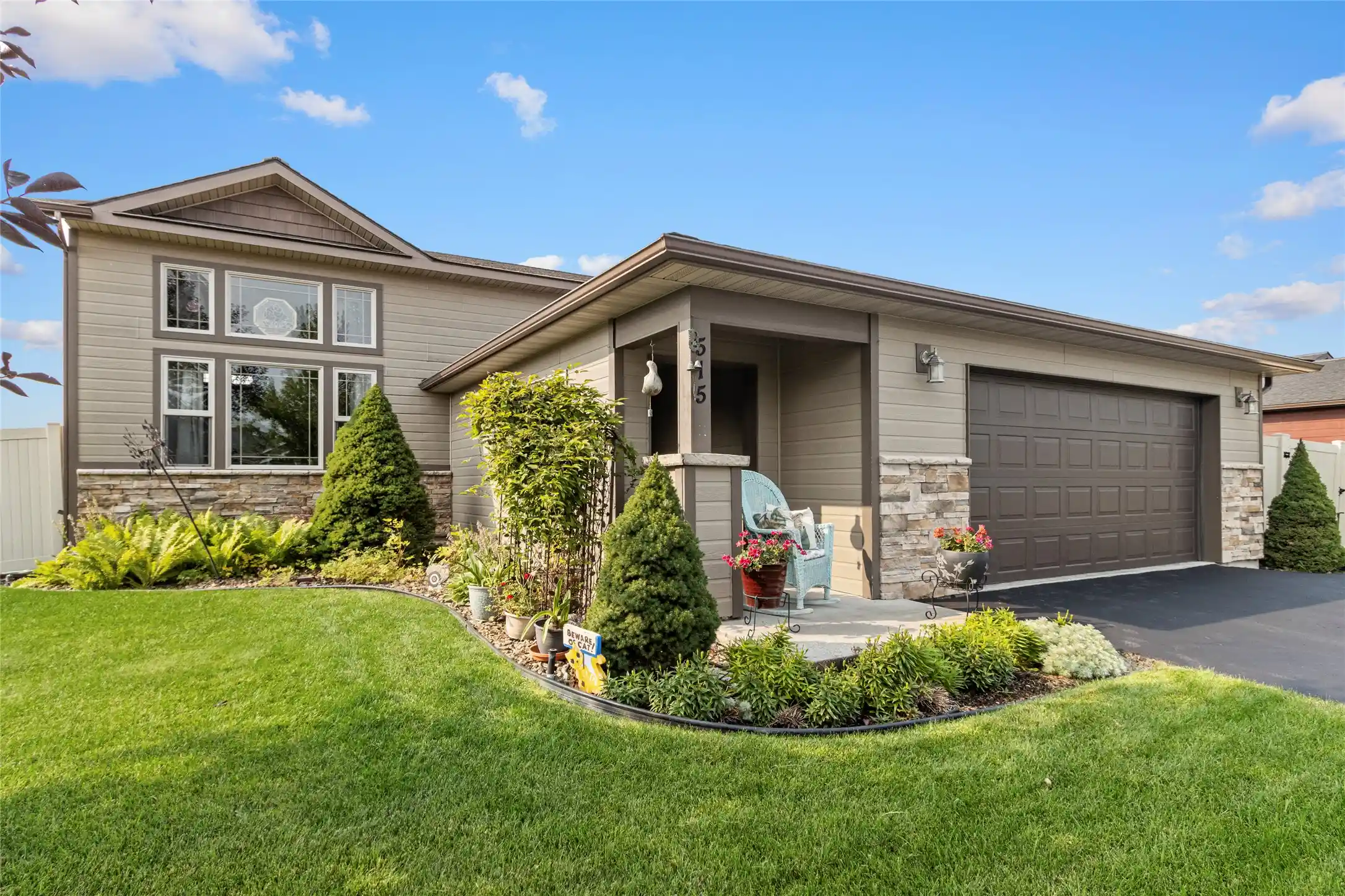 Photo 1 of Single family home for sale at 515 Triple Crk Dr, Kalispell, MT 59901 | MLS# 30076605 | Listing updated on 2026-10-27