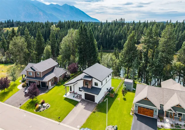 Photo 2 of Single family home for sale at 1020 Riparian Dr, Columbia Falls, MT 59912 | MLS# 30076391 | Listing updated on 2026-09-05