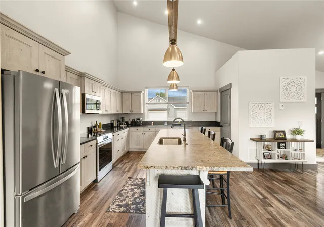 Photo 4 of Single family home for sale at 1020 Riparian Dr, Columbia Falls, MT 59912 | MLS# 30076391 | Listing updated on 2026-09-05