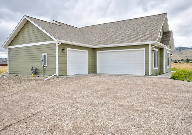 Photo 3 of Single family home for sale at 375 Teelon Ct, Helena, MT 59602 | MLS# 30076764 | Listing updated on 2026-09-12
