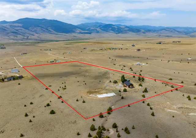 Photo 2 of Single family home for sale at 34 Tatanka Trl, Whitehall, MT 59759 | MLS# 30076396 | Listing updated on 2026-09-24