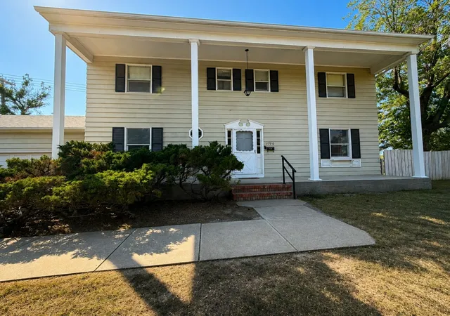 Photo 1 of Single family home for sale at 1700 32nd Street S, Great Falls, MT 59405 | MLS# 30076816 | Listing updated on 2026-09-18