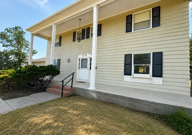Photo 3 of Single family home for sale at 1700 32nd Street S, Great Falls, MT 59405 | MLS# 30076816 | Listing updated on 2026-09-18