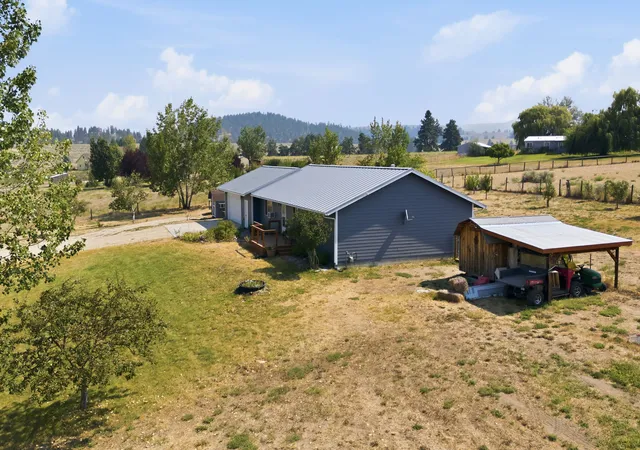 Photo 2 of Single family home for sale at 2454 Loyd Dr, Corvallis, MT 59828 | MLS# 30076895 | Listing updated on 2026-09-23