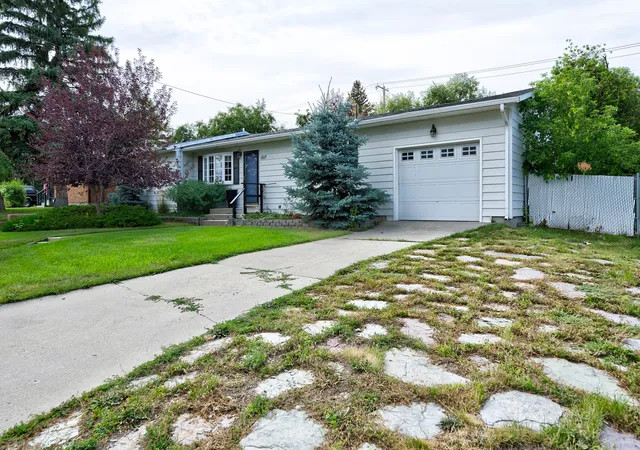 Photo 3 of Single family home for sale at 1517 Peosta Ave, Helena, MT 59601 | MLS# 30077015 | Listing updated on 2026-09-19