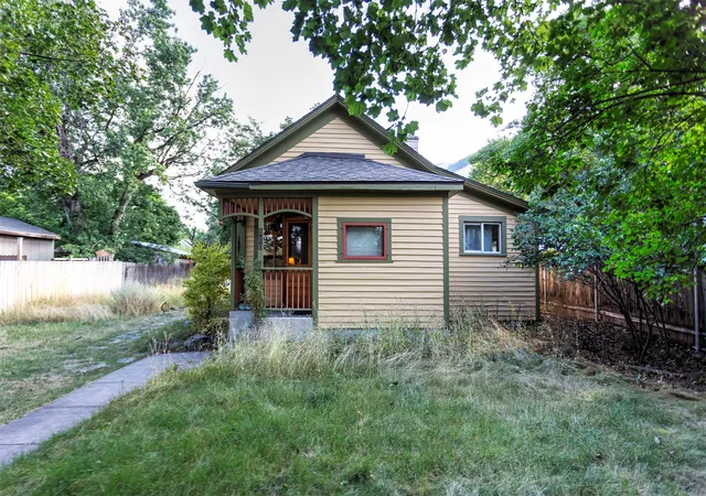Photo 1 of Single family home for sale at 920 Locust St, Missoula, MT 59802 | MLS# 30077005 | Listing updated on 2026-09-10