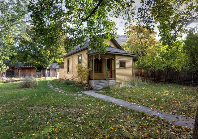 Photo 1 of Single family home for sale at 920 Locust St, Missoula, MT 59802 | MLS# 30077005 | Listing updated on 2026-10-19