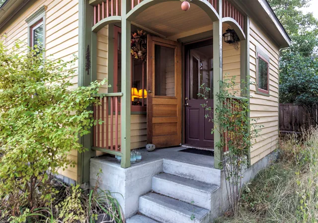 Photo 2 of Single family home for sale at 920 Locust St, Missoula, MT 59802 | MLS# 30077005 | Listing updated on 2026-09-10