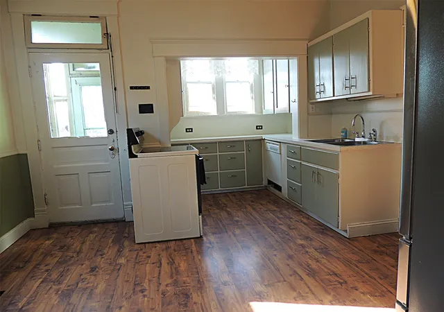 Photo 3 of Single family home for sale at 1030 W Porphyry St, Butte, MT 59701 | MLS# 30077018 | Listing updated on 2026-09-14