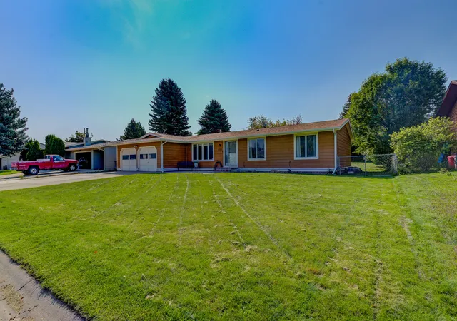 Photo 2 of Single family home for sale at 1525 Bighorn Rd, Helena, MT 59602 | MLS# 30077034 | Listing updated on 2026-09-16