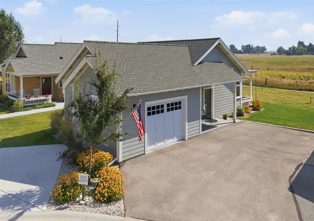Photo 3 of Single family home for sale at 320 Mansion View Loop, Hamilton, MT 59840 | MLS# 30076705 | Listing updated on 2026-09-15
