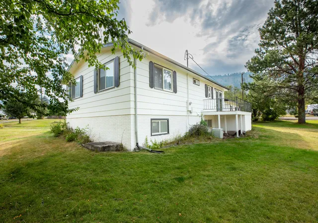 Photo 2 of Single family home for sale at 945 Montana Ave, Missoula, MT 59802 | MLS# 30076991 | Listing updated on 2026-09-22