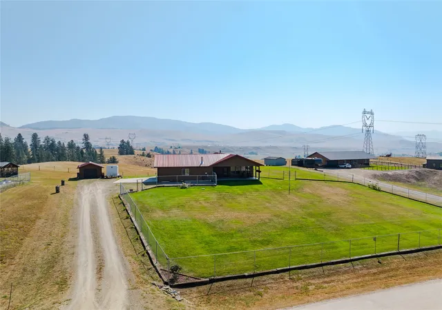 Photo 3 of Single family home for sale at 9 Fairway Ct, Plains, MT 59859 | MLS# 30077030 | Listing updated on 2026-09-18