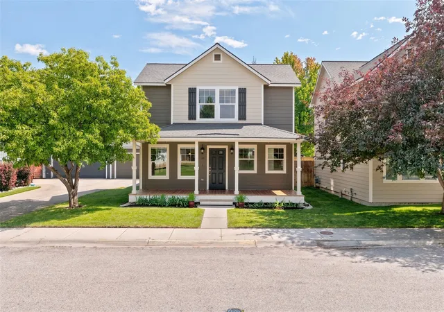 Photo 1 of Single family home for sale at 121 Silverberry Ln, Hamilton, MT 59840 | MLS# 30076910 | Listing updated on 2026-09-09