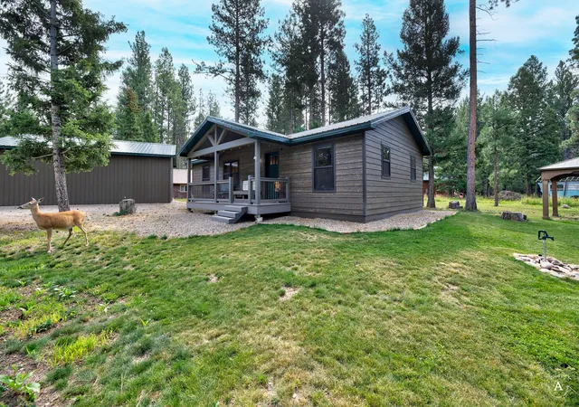 Photo 3 of Single family home for sale at 4147 Snow Fleury Ln, Lincoln, MT 59639 | MLS# 30077181 | Listing updated on 2026-09-14