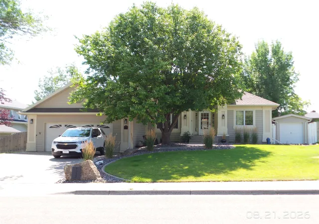 Photo 3 of Single family home for sale at 1012 24th Ave Sw, Great Falls, MT 59404 | MLS# 30075703 | Listing updated on 2026-09-18