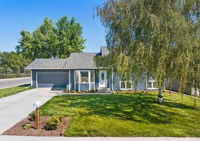 Photo 2 of Single family home for sale at 613 39a St N, Great Falls, MT 59405 | MLS# 30077127 | Listing updated on 2026-09-14