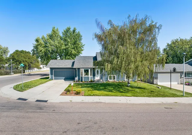Photo 3 of Single family home for sale at 613 39A St N, Great Falls, MT 59405 | MLS# 30077127 | Listing updated on 2026-09-14