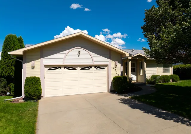 Photo 3 of Single family home for sale at 2729 Greenbriar Dr, Great Falls, MT 59404 | MLS# 30076597 | Listing updated on 2026-08-31