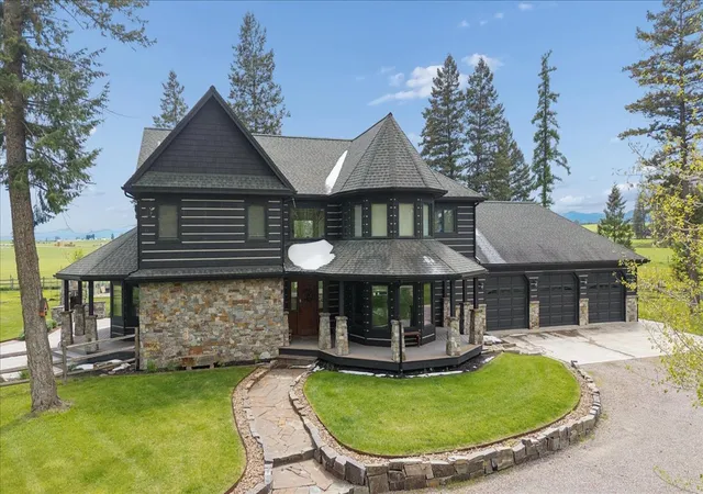 Photo 2 of Single family home for sale at 1074 Martin Creek Ln, Whitefish, MT 59937 | MLS# 30077104 | Listing updated on 2026-09-08