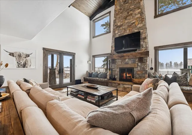 Photo 3 of Single family home for sale at 1074 Martin Creek Ln, Whitefish, MT 59937 | MLS# 30077104 | Listing updated on 2026-09-08